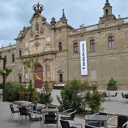 Hostal Universitat Сервера Экстерьер фото