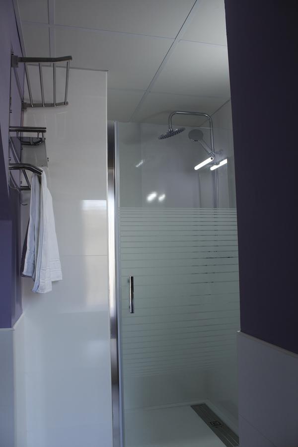 Hostal Universitat Сервера Экстерьер фото