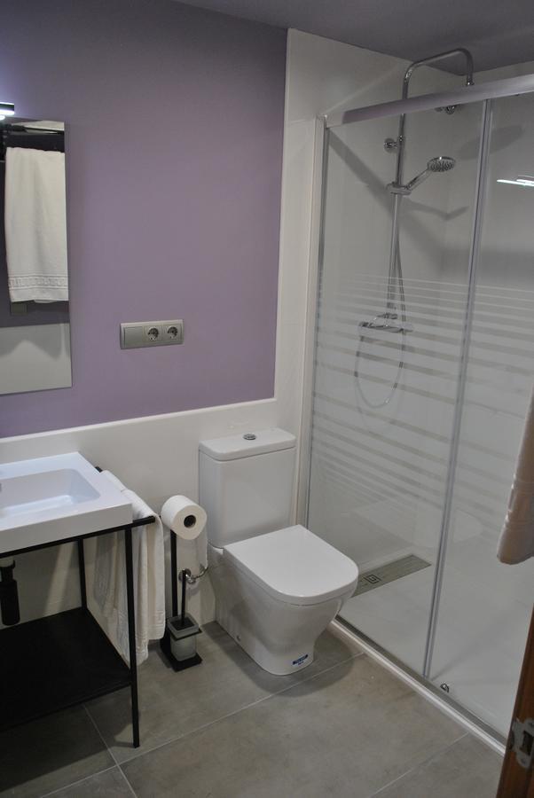Hostal Universitat Сервера Экстерьер фото
